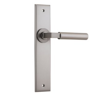 Berlin Levers on Chamfered Backplate (iver)