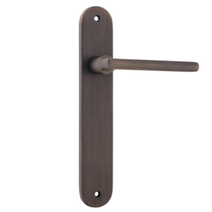 Baltimore Levers on Oval Backplate (iver)